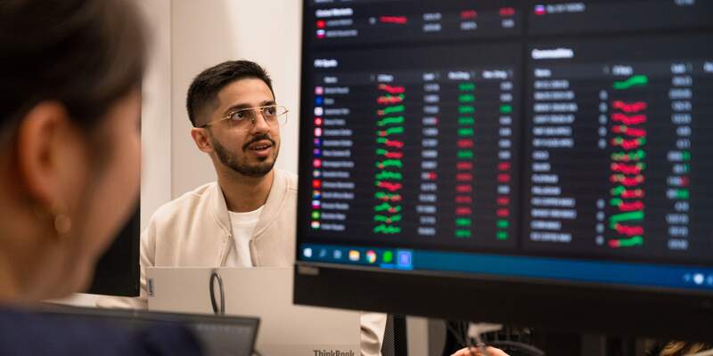 Finance suite and trading room